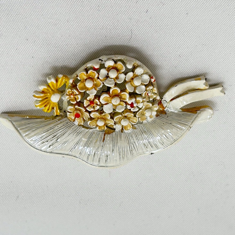 CB, Vintage White And Yellow Enamel Daisy Hat Brooch